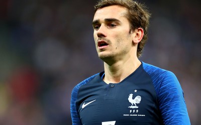 诺亚体育动态-佩德里被犯规后依然冷静处理球展现大将风范