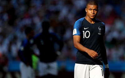 诺亚体育快讯-加布里埃尔绝杀后指耳朵回击嘘声